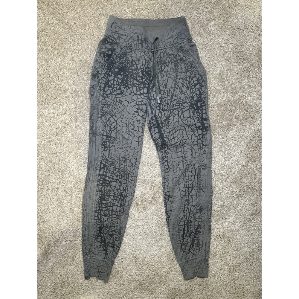 Lululemon Warm Down Jogger 7/8 Length Thread Dye Olive Green Sweatpants Size 0